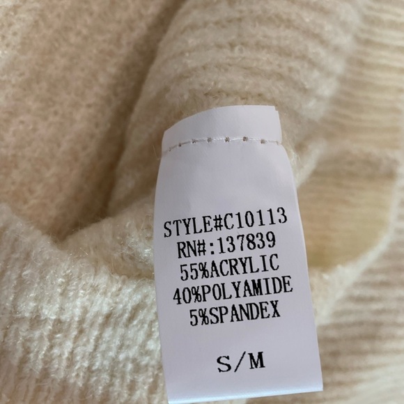 Dreamers by Debut Cream Sweater size S/M - Picture 11 of 14